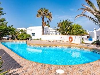 pool casitas luz